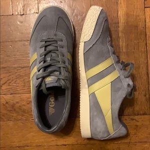 Like new Gola Harrier suede sneakers